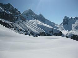 Impegnativa splendida salita dal Rifugio Longo al Pizzo del Diavolo ancora abbondantemente innevato il 23 maggio 2010- FOTOGALLERY